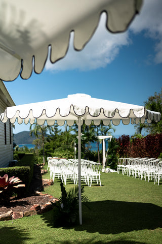 Scalloped White/Black Umbrella